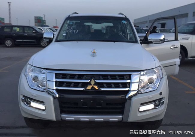 2018款三菱帕杰罗V97中东版 7座真皮/双差/天窗现车31万