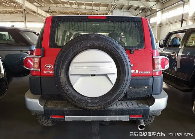 2019款丰田FJ酷路泽中东版 8气囊/17轮/双差现车51万购