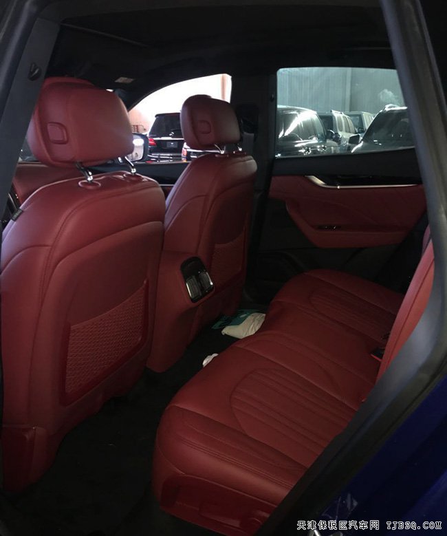 18款玛莎拉蒂levante美规版 全景/脚感门/19轮现车98万