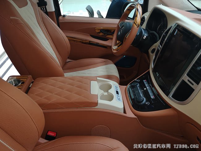 2018款奔驰METRIS美规版 包围/17轮/航空座椅现车52.5万