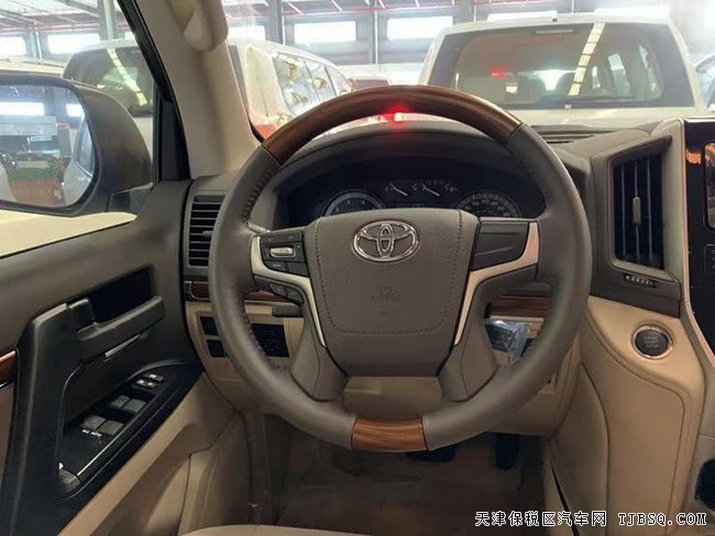 2019款丰田酷路泽4000中东版 18轮/底挂/冰箱现车65万