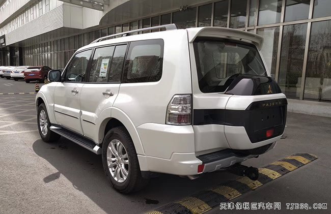 18款三菱帕杰罗V97中东版 18轮/双差速锁/8气囊现车32万