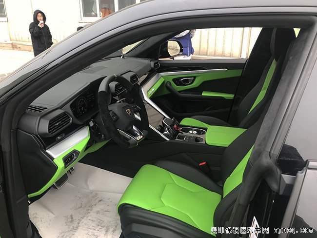 2019款兰博基尼Urus加规版 首款SUV现车优惠购