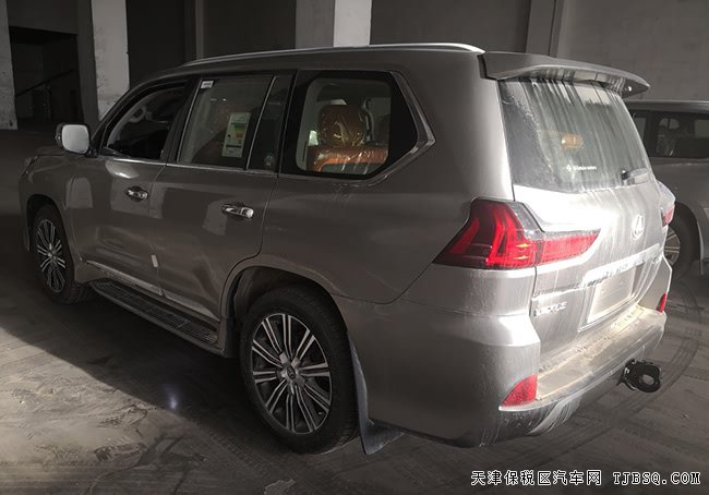 2018款雷克萨斯LX570中东铂金版 21轮/金属漆现车147万