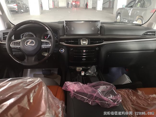 2018款雷克萨斯LX570中东铂金版 21轮/金属漆现车147万
