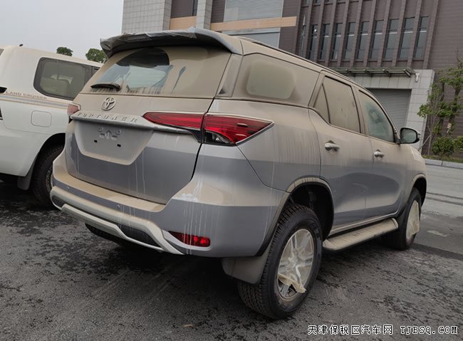 18款丰田穿越者2700中东版 17铝轮/3气囊/7座现车31.5万