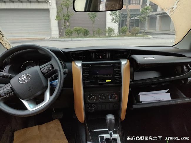 18款丰田穿越者2700中东版 17铝轮/3气囊/7座现车31.5万