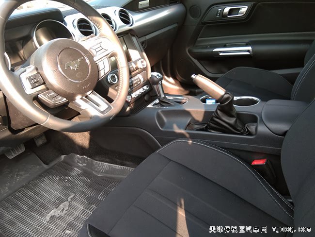 2018款福特野马2.3T加规版 10速/18轮/小尾翼现车33.8万