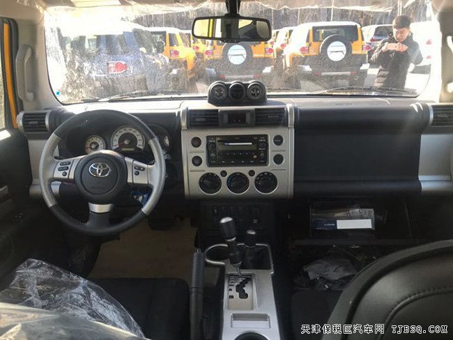 2019款丰田FJ酷路泽4.0L中东版 现车震撼让利