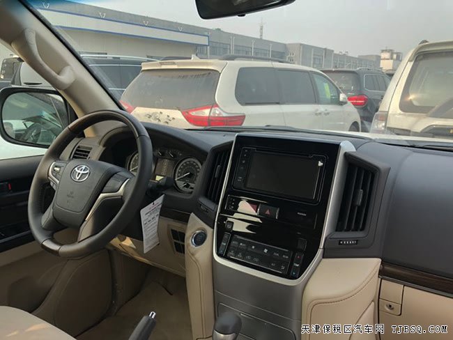 2019款丰田酷路泽4000中东版 18轮/天窗/七座现车67.8万