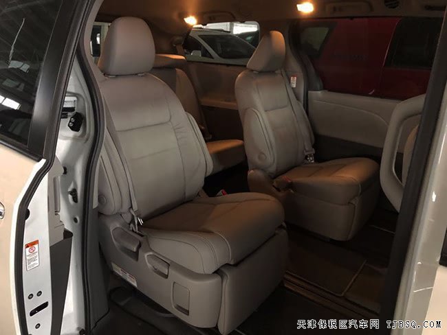 2019款丰田塞纳3.5L两驱XLE版 18轮/天窗/真皮现车46万