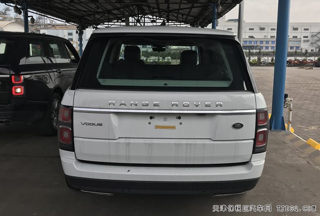 2019款路虎揽胜3.0T汽油加长版 20轮/全景天窗现车142万