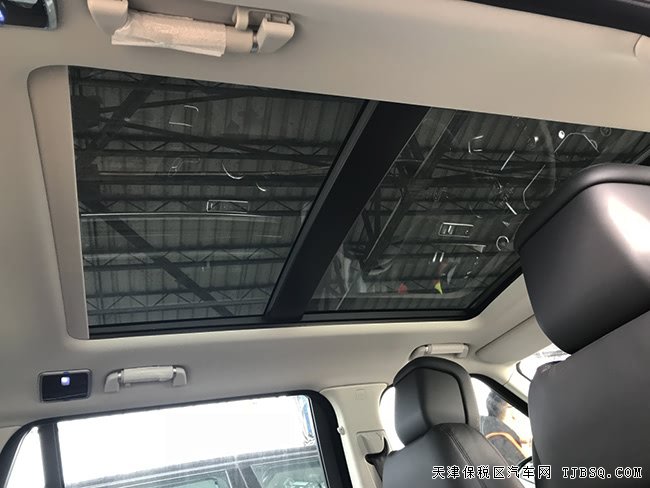 2019款路虎揽胜3.0T汽油加长版 20轮/全景天窗现车142万