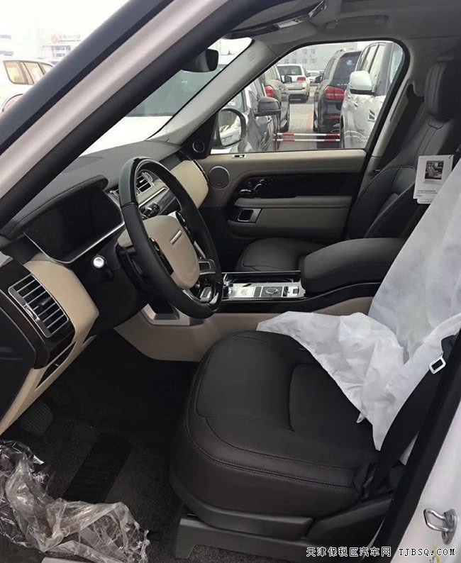 2018款路虎揽胜3.0T加长版 20轮/全景/电吸门现车136万