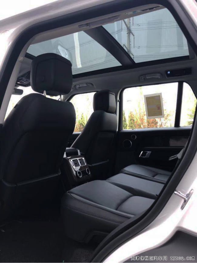 18款路虎揽胜3.0T行政汽油版 20轮/二代/全景现车110万