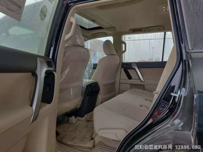 2019款丰田普拉多4000中东版 9气囊/18轮/天窗现车57万