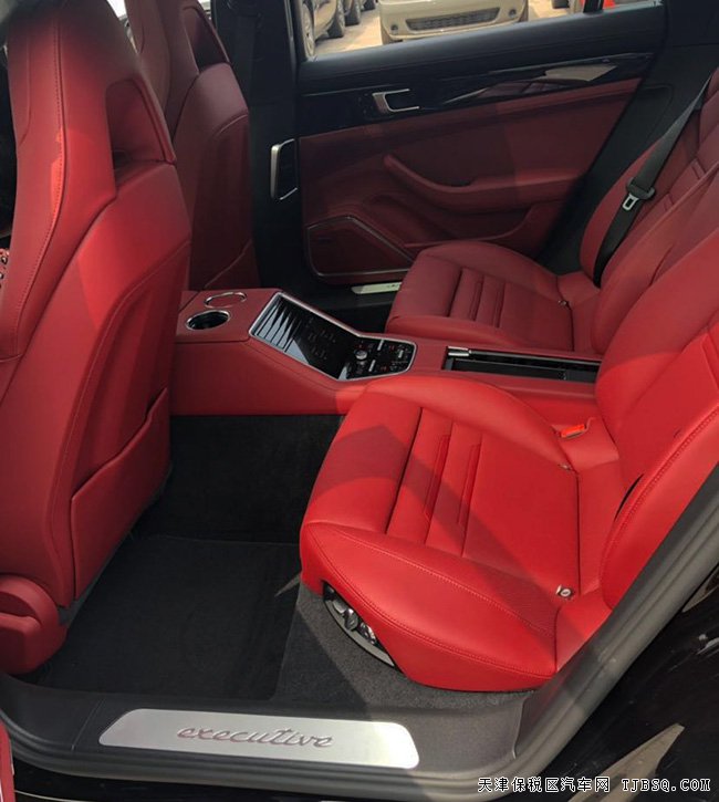 2019款保时捷Panamera4S加规版 金属漆/增强包现车179万