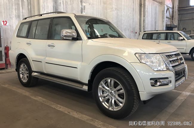 2018款三菱帕杰罗V97中东版 8气囊/18轮/双差现车31.5万