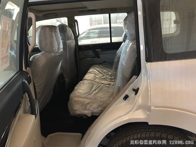 2018款三菱帕杰罗V97中东版 8气囊/18轮/双差现车31.5万