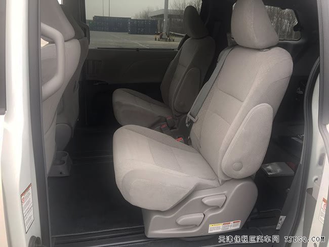 2019款丰田塞纳3.5L两驱XLE版 17轮/7座手续现车42.5万