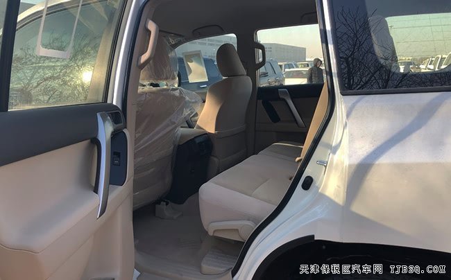 2019款丰田普拉多2700中东版 17轮/底挂/7座现车40.6万