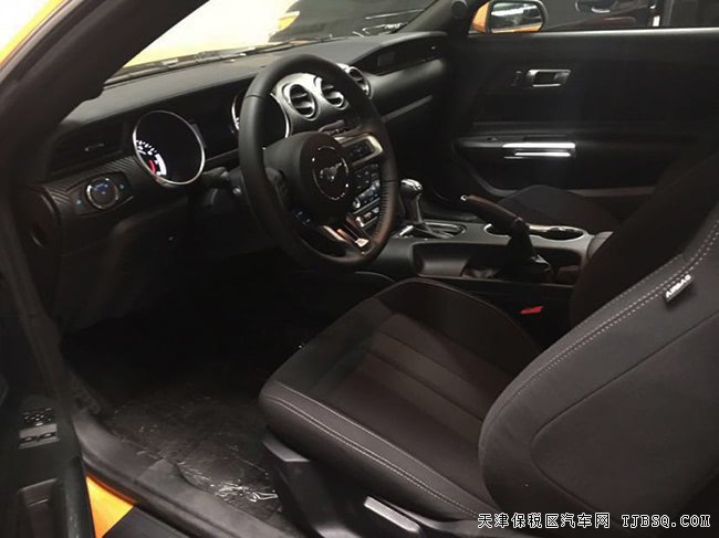 平行进口车19款福特野马2.3T加规版 天津港现车31万优享