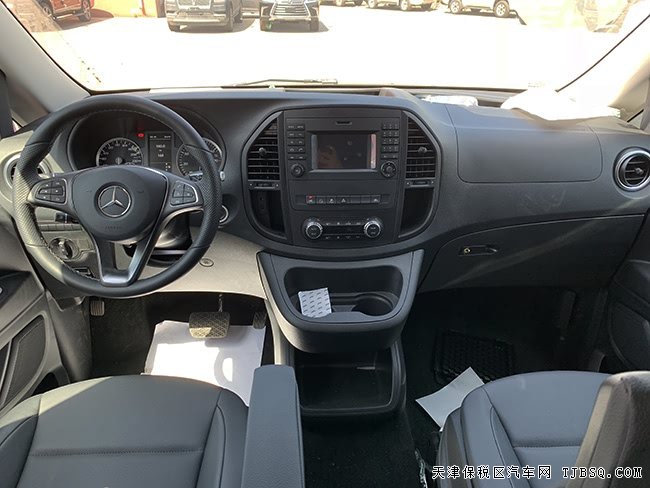 2018款奔驰METRIS美规版 7座真皮/17轮/金属漆现车37万