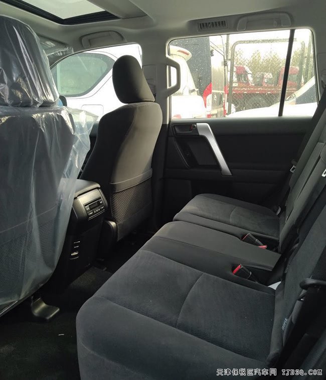 2019款丰田普拉多3000中东版 18轮/天窗/后挂现车59.8万