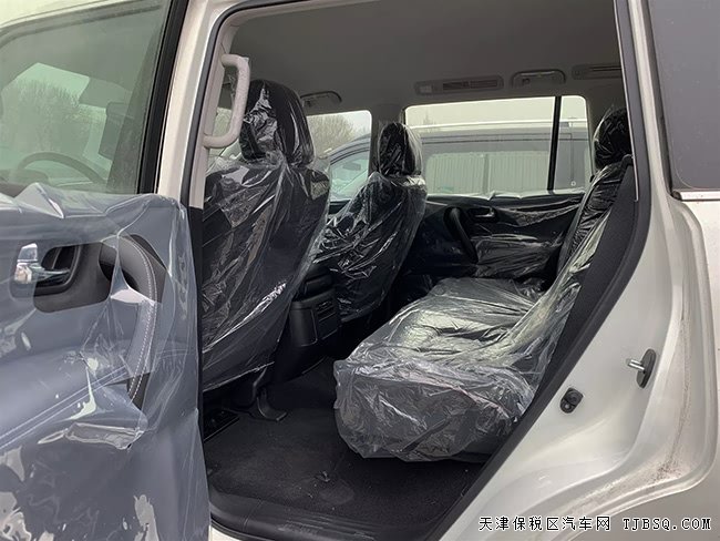 2019款日产途乐Y62中东版 18轮/7座/冰箱/后差现车42万