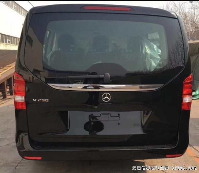 平行进口18款奔驰V250中东版 6座/17轮/电动门现车45万