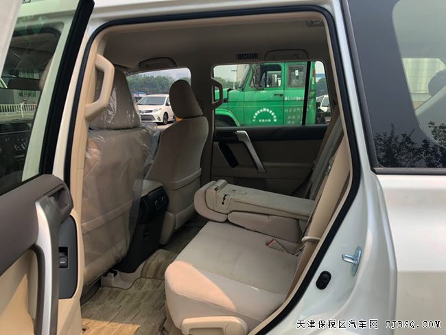 2019款丰田霸道2700中东版 7座/17铝轮/冰箱现车41.8万