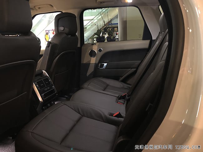 2019款路虎揽胜运动汽油版 黑撞顶/20轮/全景现车86万