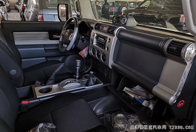 2019款丰田FJ酷路泽4.0L中东版 保税区现车热销