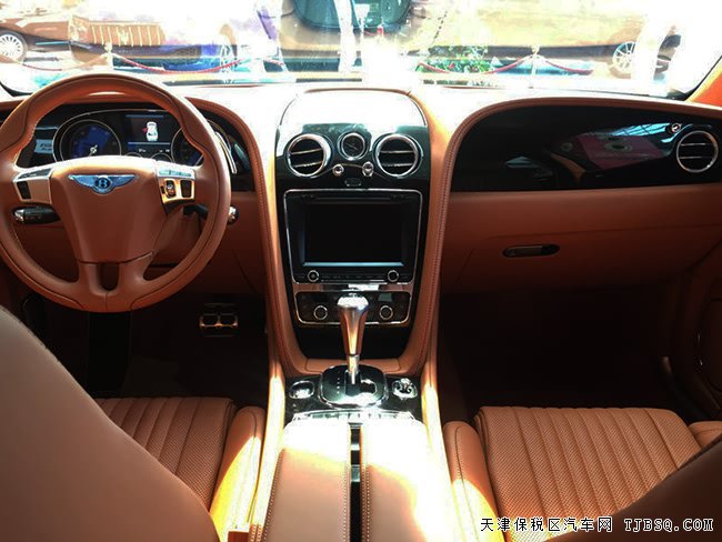 2017款宾利飞驰V8S欧规版 20轮/天窗/电吸门现车245万
