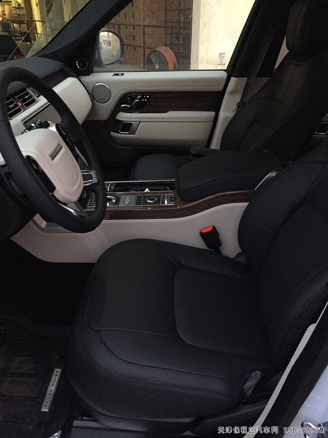 2019款路虎揽胜3.0T行政版 汽油版现车尽享极致