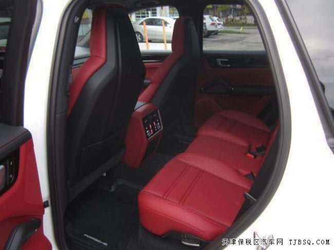 19款保时捷卡宴3.0T加规版 大豪华包/19轮现车97万优享