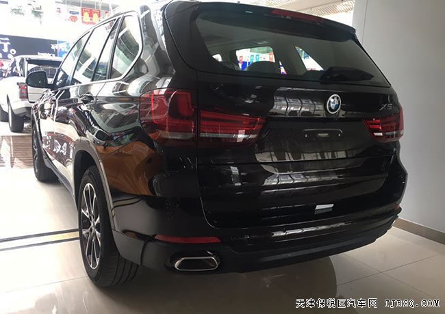 2019款宝马X5中东版 19轮/全景天窗/灯光包现车64万劲惠