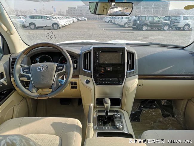 2019款丰田酷路泽5700中东版 12气囊/18轮/天窗现车87万