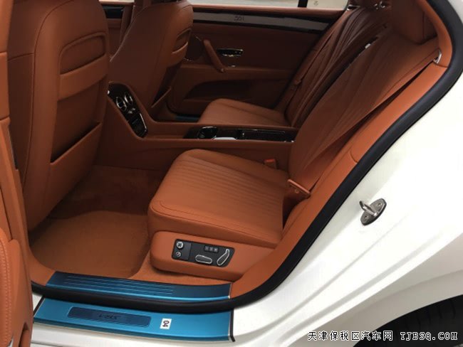 2018款宾利飞驰V8S欧规版 20轮/4座/天窗现车262万优享