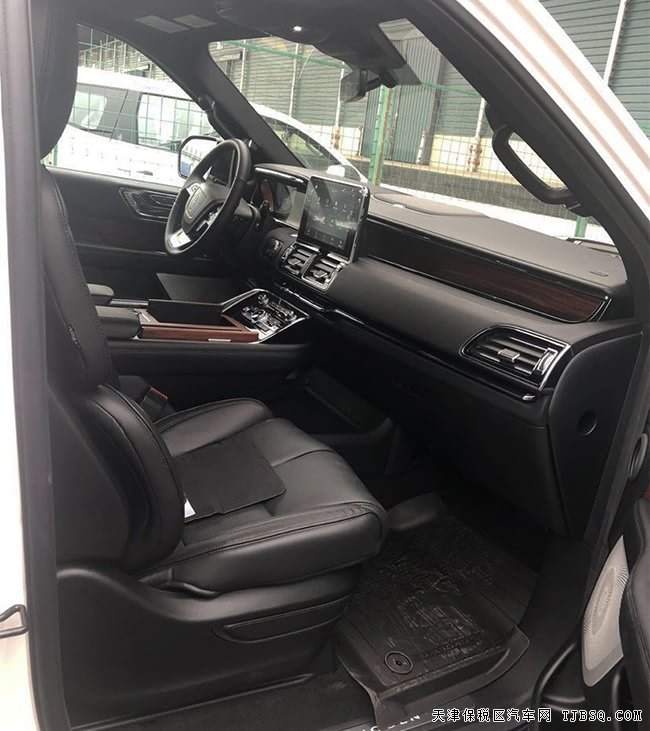 2019款林肯领航员3.5T墨西哥版 22轮/全景天窗现车110万