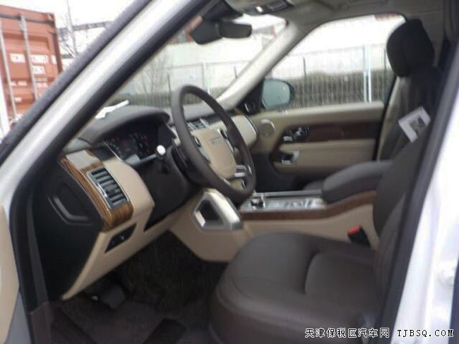 19款路虎揽胜3.0T柴油加长版 21黑轮/矩阵大灯现车124万