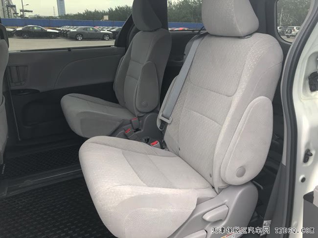 2019款丰田塞纳3.5L两驱版 7座手续/17轮/雷测现车41万
