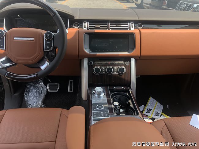 17款路虎揽胜3.0T柴油创世SV版 商务座椅/后娱现车156万