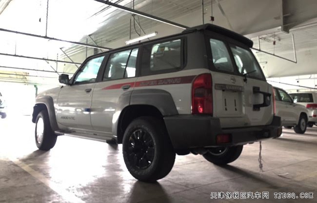 2018款日产途乐Y61中东版 中后机械差速锁/17轮现车73万