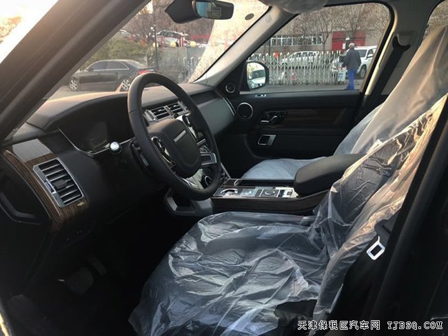 18款路虎揽胜3.0T行政汽油版 20轮/全景/二代现车106万
