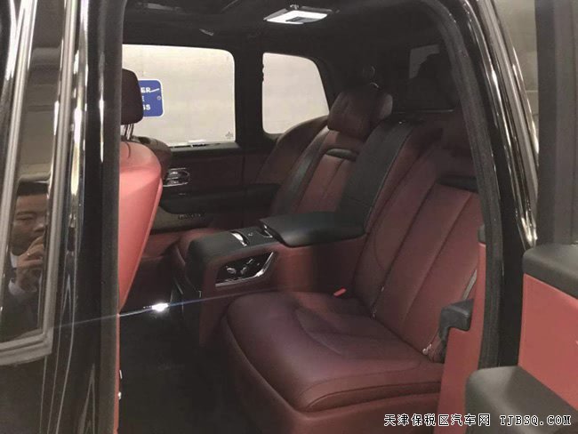 19款劳斯莱斯库里南6.7T欧版 后娱/桌板/驾辅现车777万