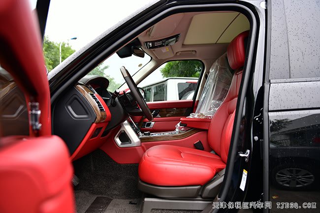 2019款路虎揽胜3.0T汽油加长版 21轮/滑动全景现车153万