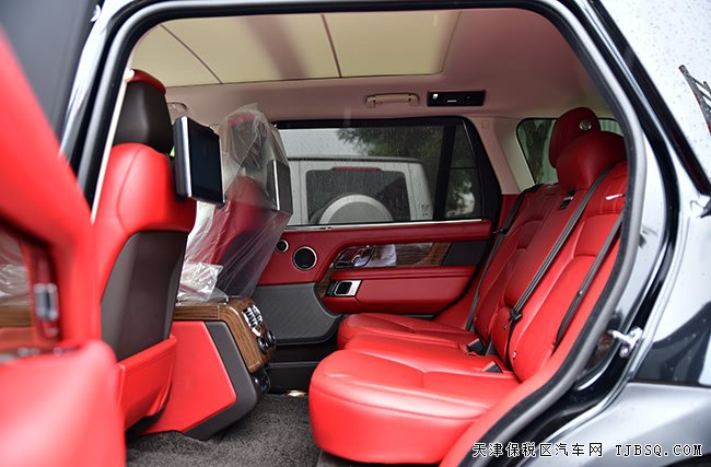2019款路虎揽胜3.0T汽油加长版 21轮/滑动全景现车153万