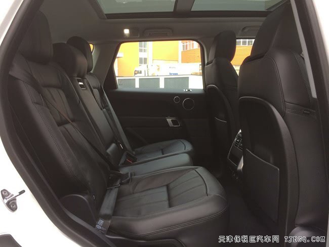2019款路虎揽胜运动柴油版 20轮/全景天窗/脚感现车72万