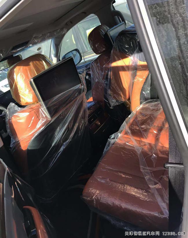 2019款雷克萨斯LX570中东版 21轮/天窗/金属漆现车147万